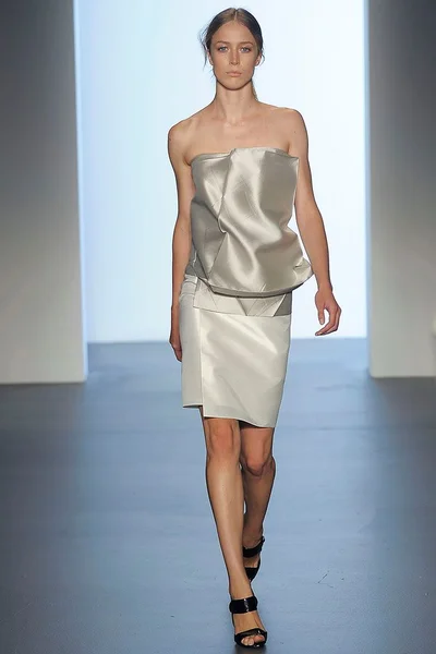 Look 9